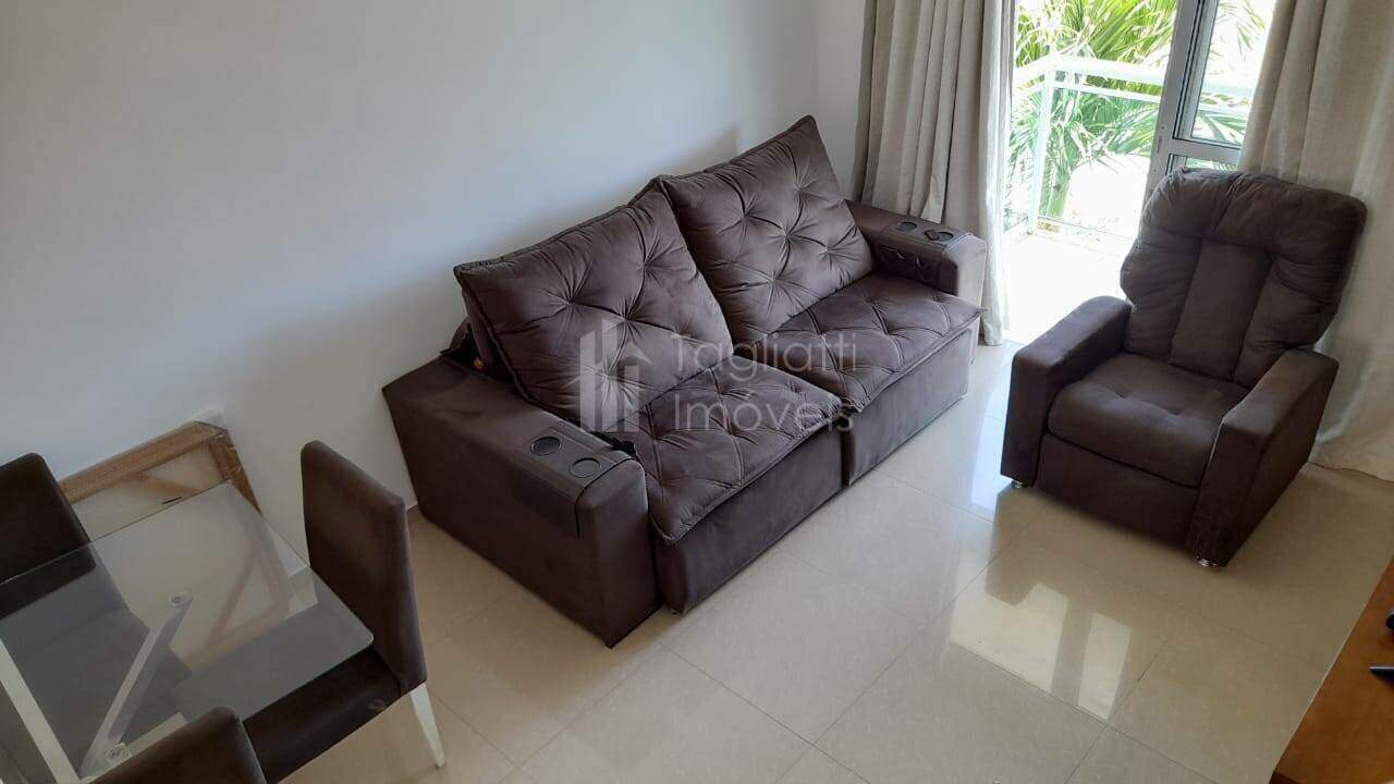 Casa à venda com 2 quartos, 90m² - Foto 3