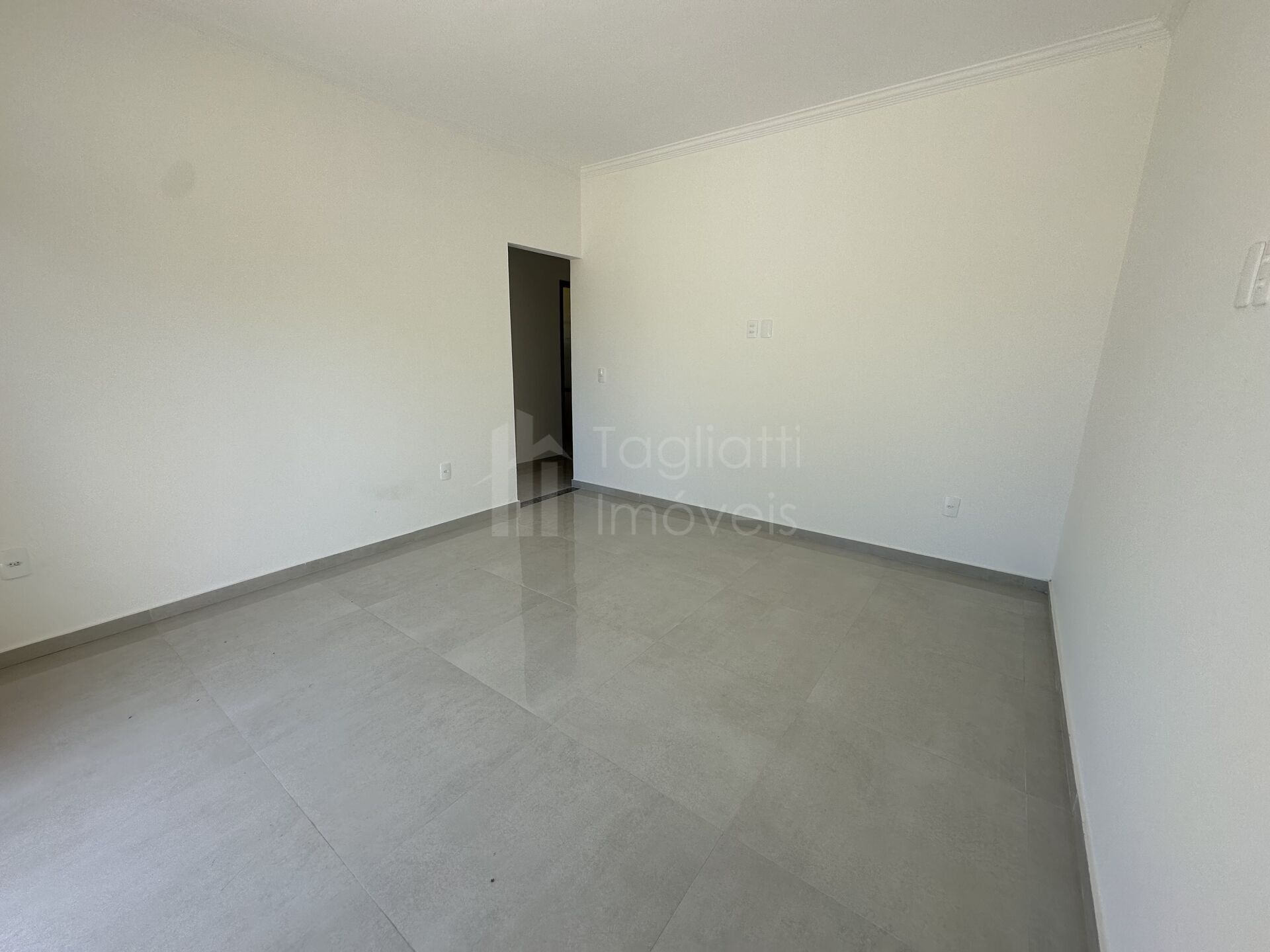 Casa à venda com 3 quartos, 80m² - Foto 2