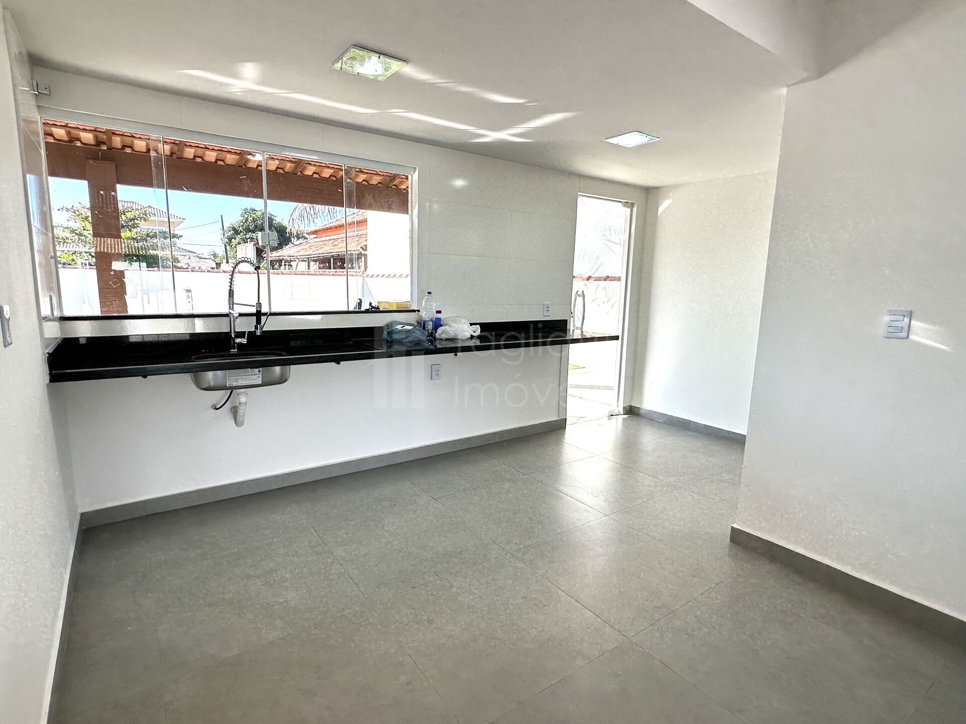 Casa à venda com 2 quartos, 83m² - Foto 6
