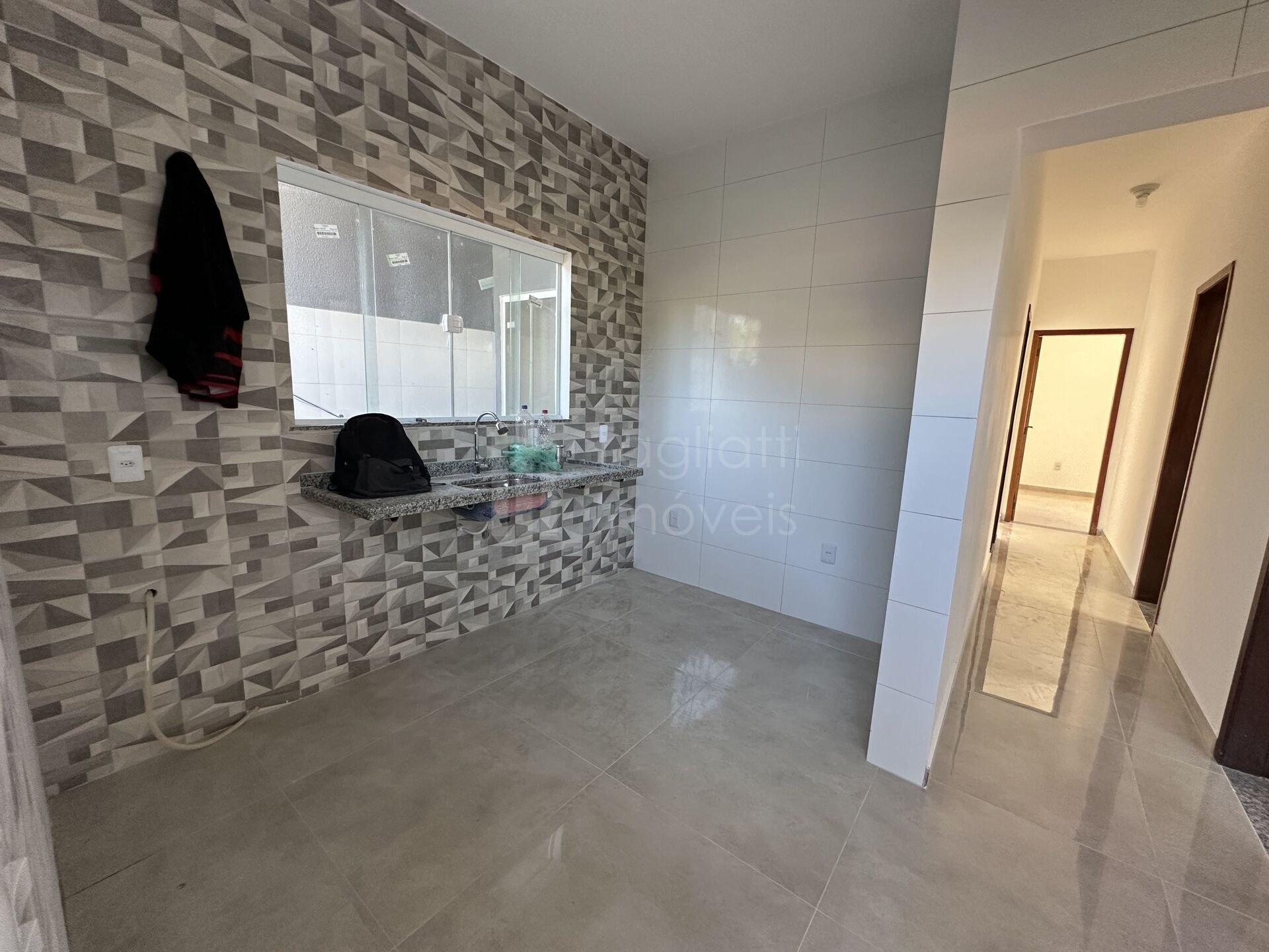 Casa à venda com 3 quartos, 81m² - Foto 11