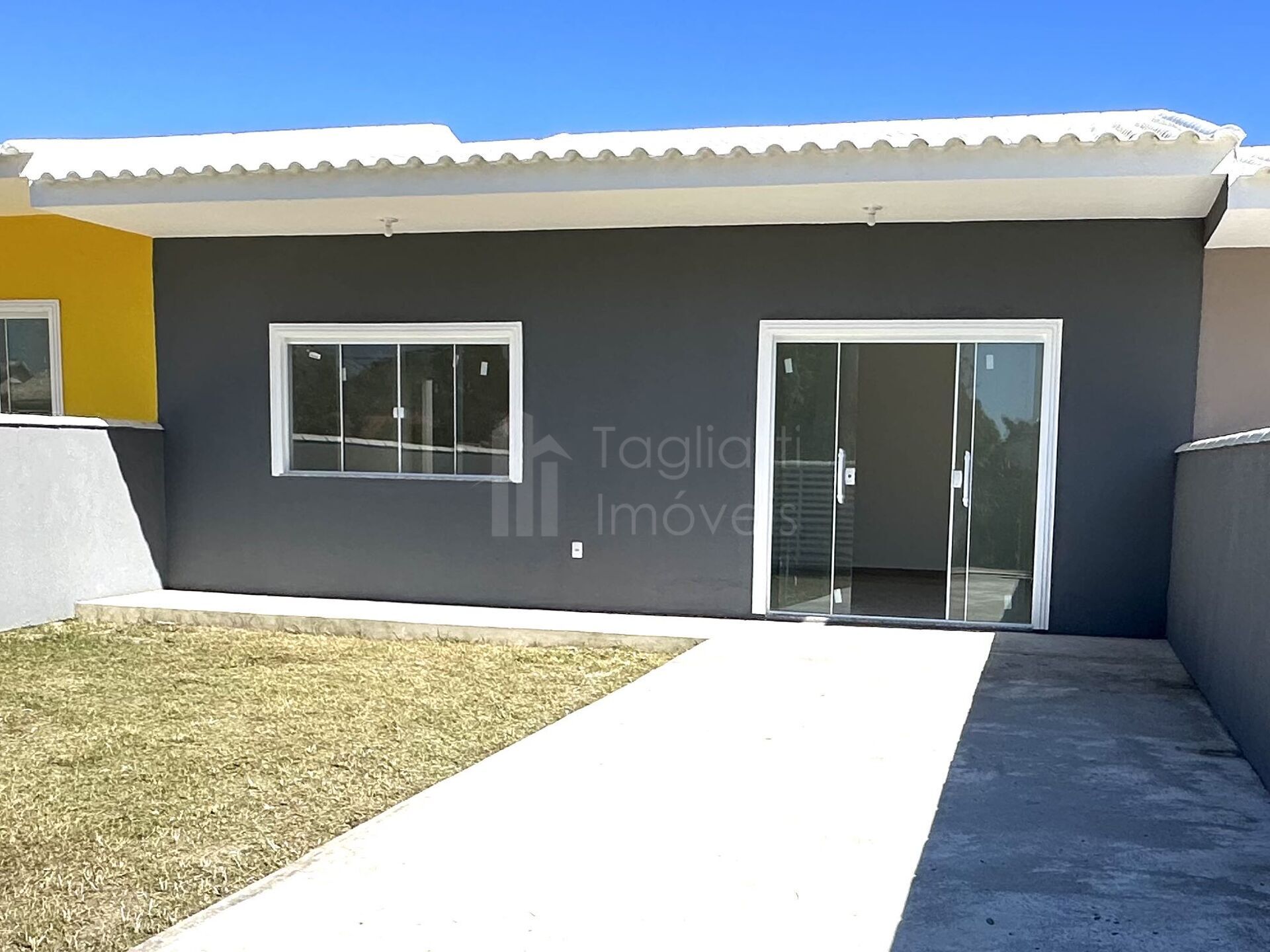 Casa à venda com 3 quartos, 81m² - Foto 2