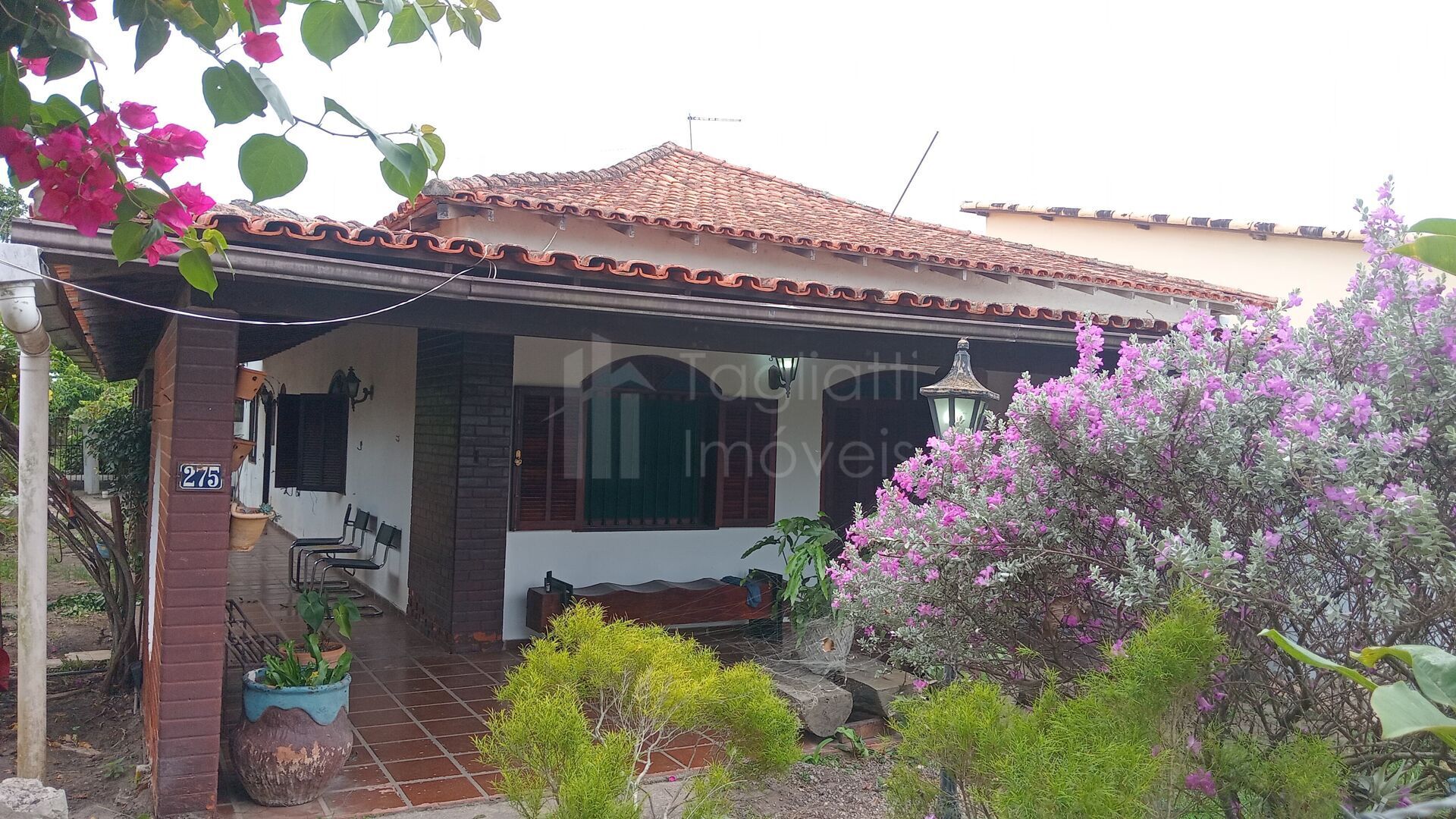 Casa, 3 quartos, 221 m² - Foto 1