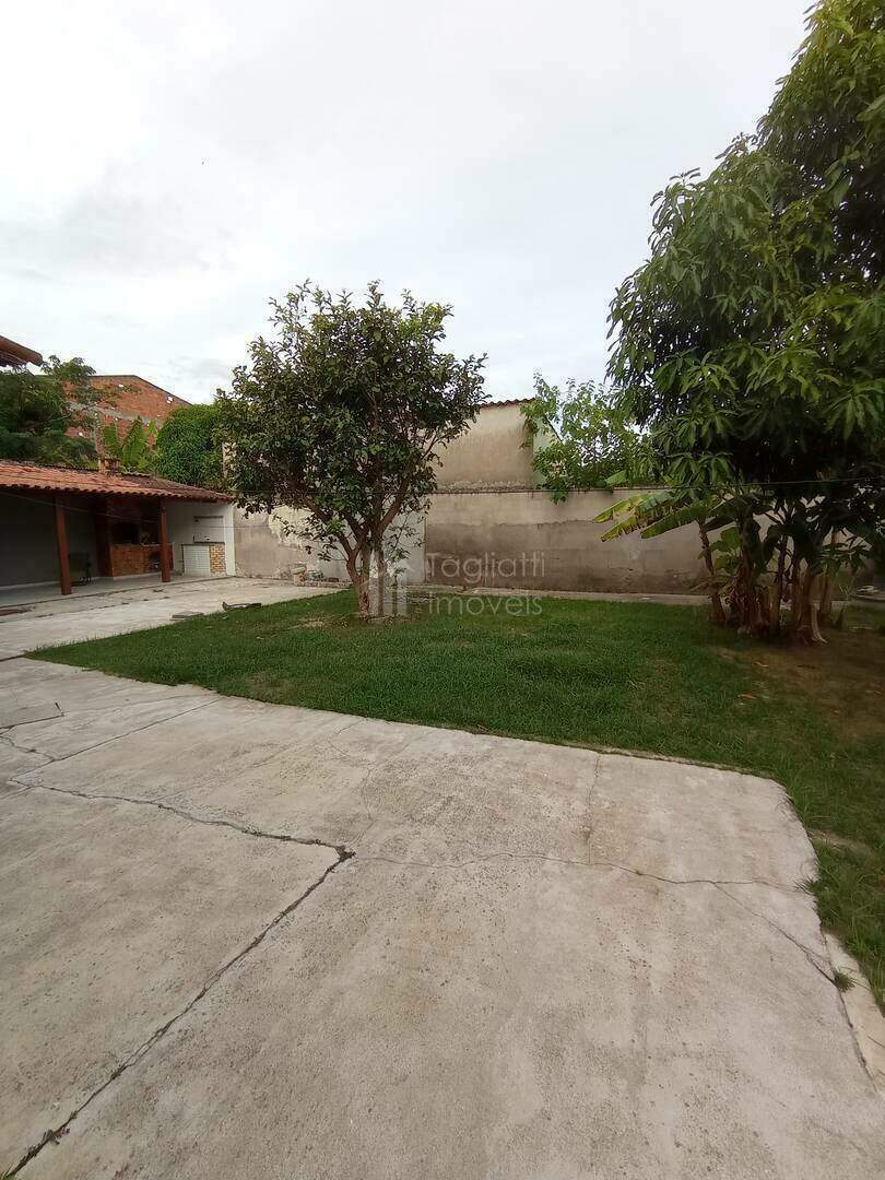 Casa à venda com 3 quartos, 126m² - Foto 2