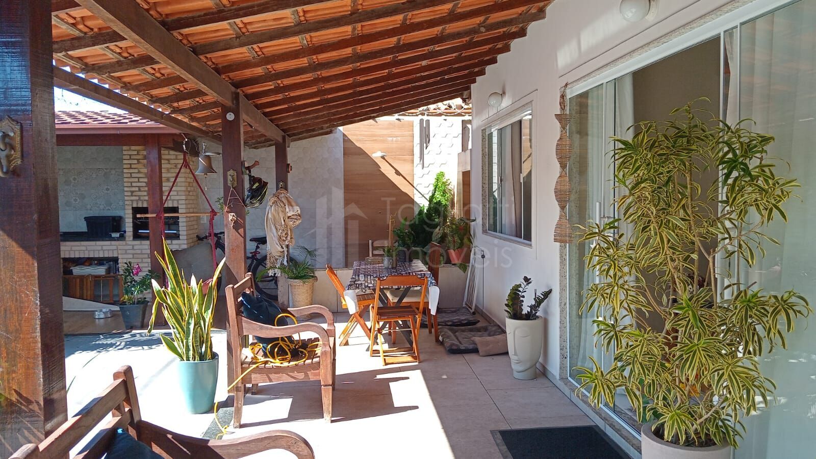 Casa à venda com 3 quartos, 243m² - Foto 3