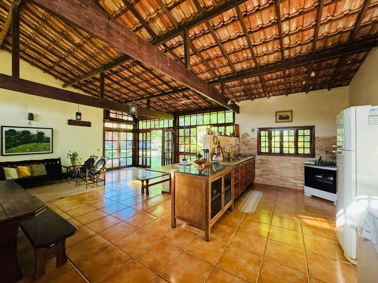 Fazenda à venda com 8 quartos, 200m² - Foto 18