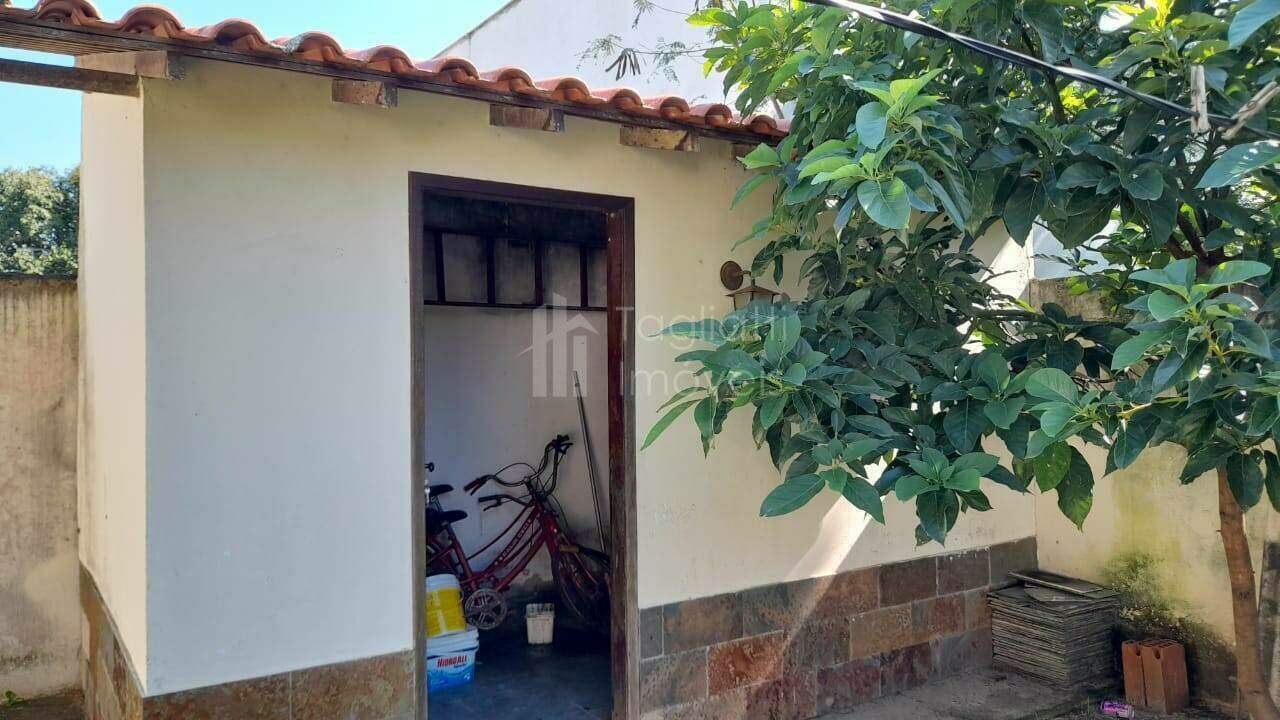 Casa à venda com 4 quartos, 600m² - Foto 11