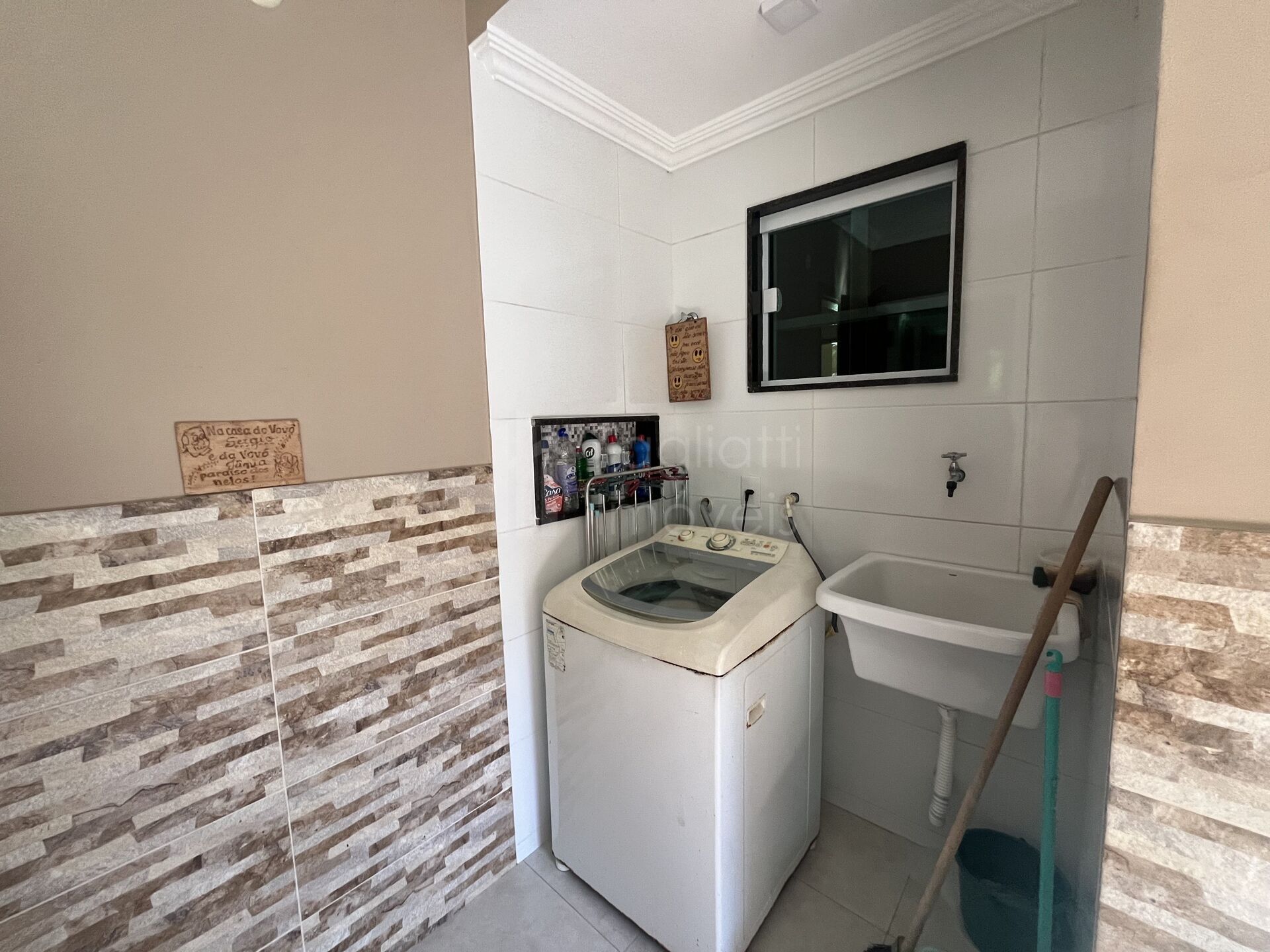 Casa à venda com 3 quartos, 200m² - Foto 10