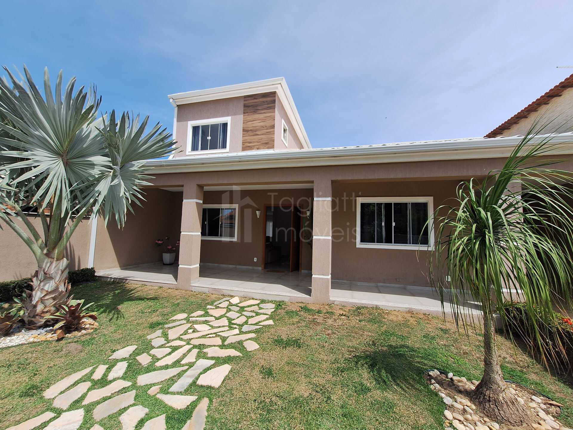 Casa de Condomínio à venda com 4 quartos, 160m² - Foto 2