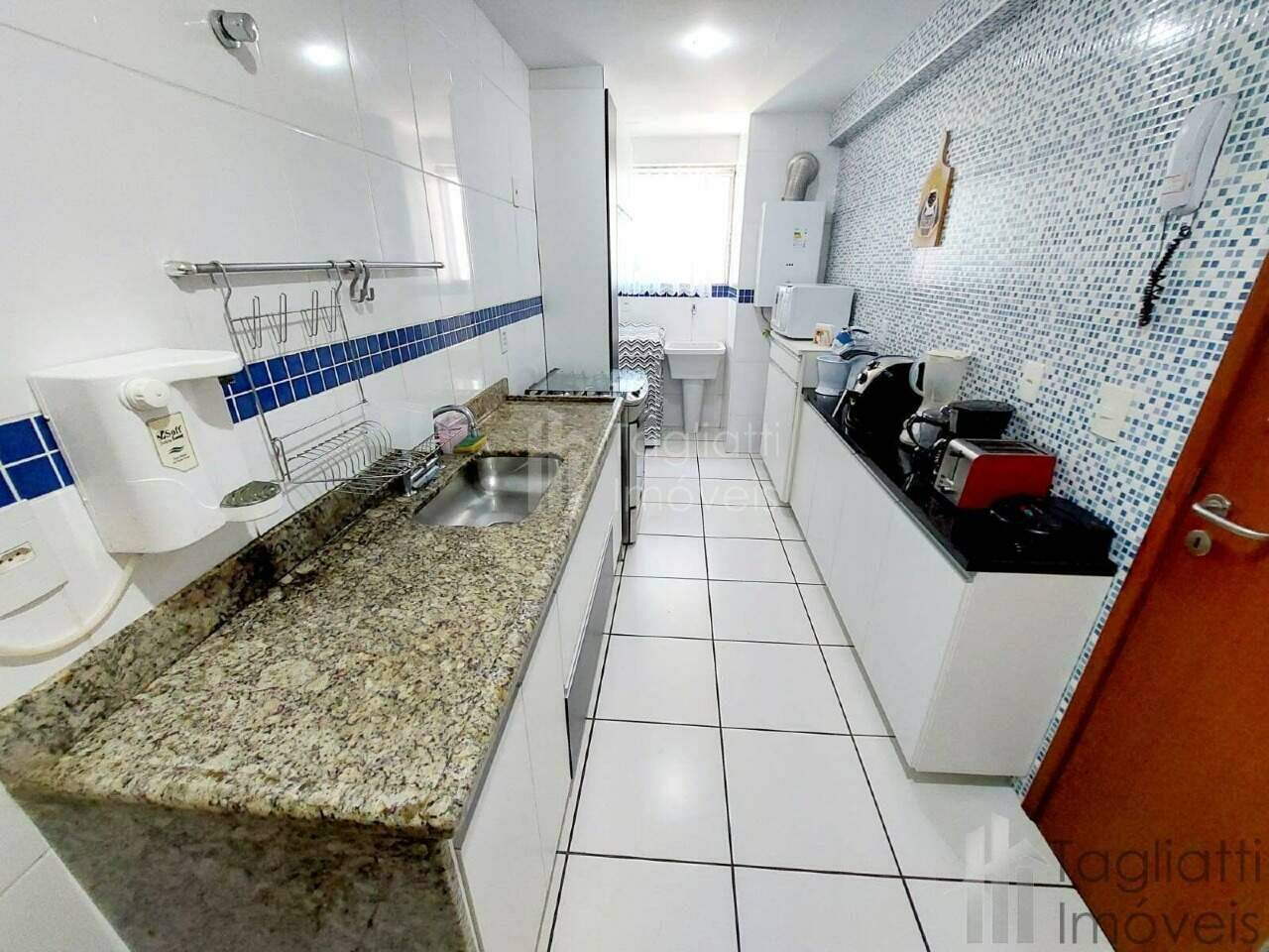 Apartamento à venda com 3 quartos, 162m² - Foto 2