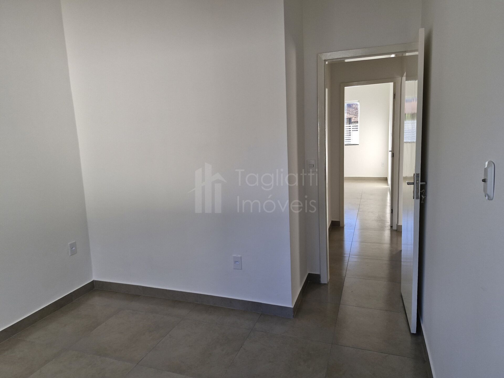 Casa à venda com 2 quartos, 67m² - Foto 8