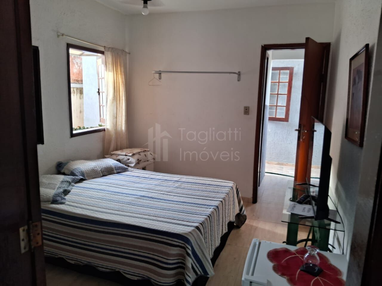 Casa à venda com 6 quartos, 200m² - Foto 13