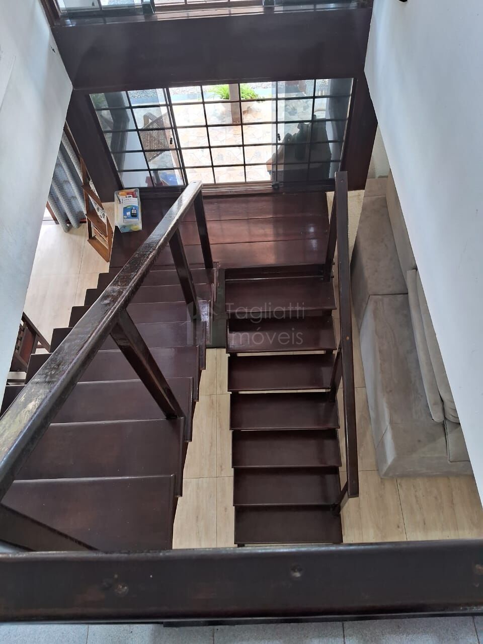 Casa à venda com 6 quartos, 200m² - Foto 8