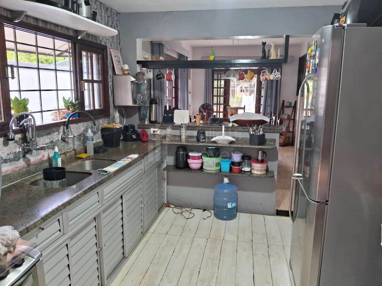 Casa à venda com 6 quartos, 200m² - Foto 12