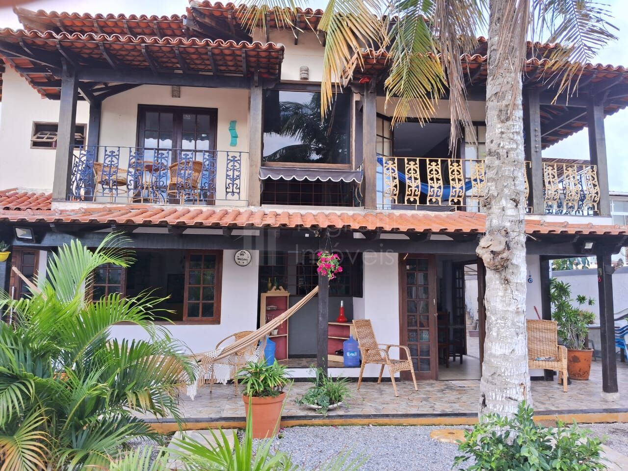 Casa à venda com 6 quartos, 200m² - Foto 2