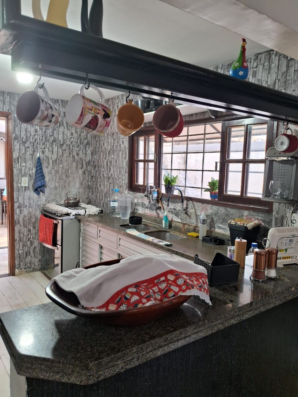 Casa à venda com 6 quartos, 200m² - Foto 11