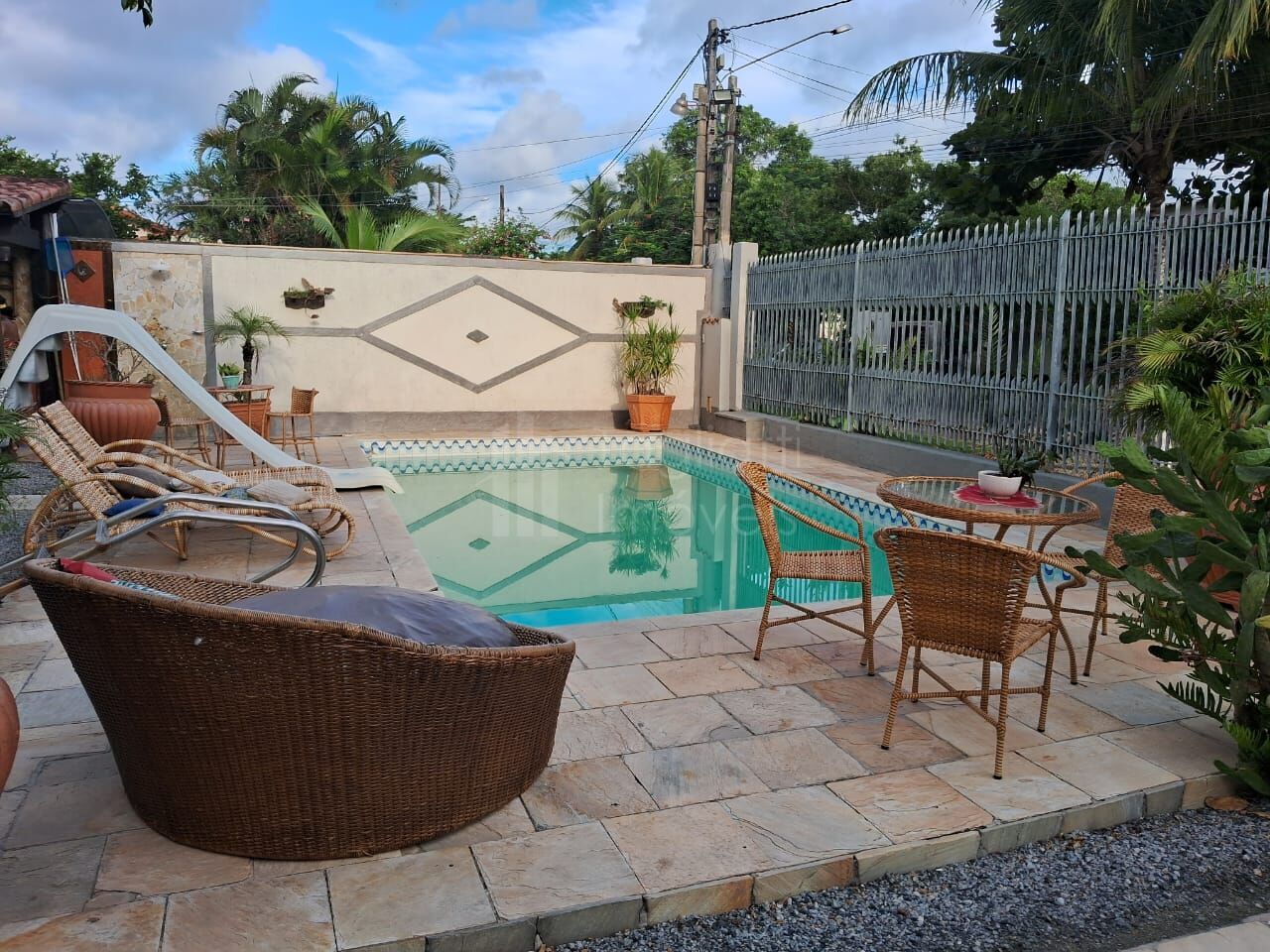 Casa à venda com 6 quartos, 200m² - Foto 25