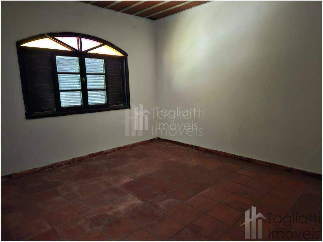 Casa à venda com 3 quartos, 160m² - Foto 2