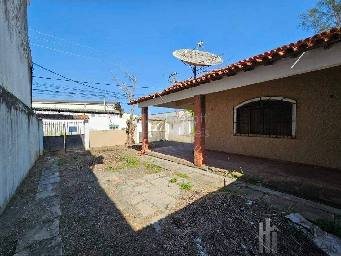 Casa à venda com 3 quartos, 160m² - Foto 4