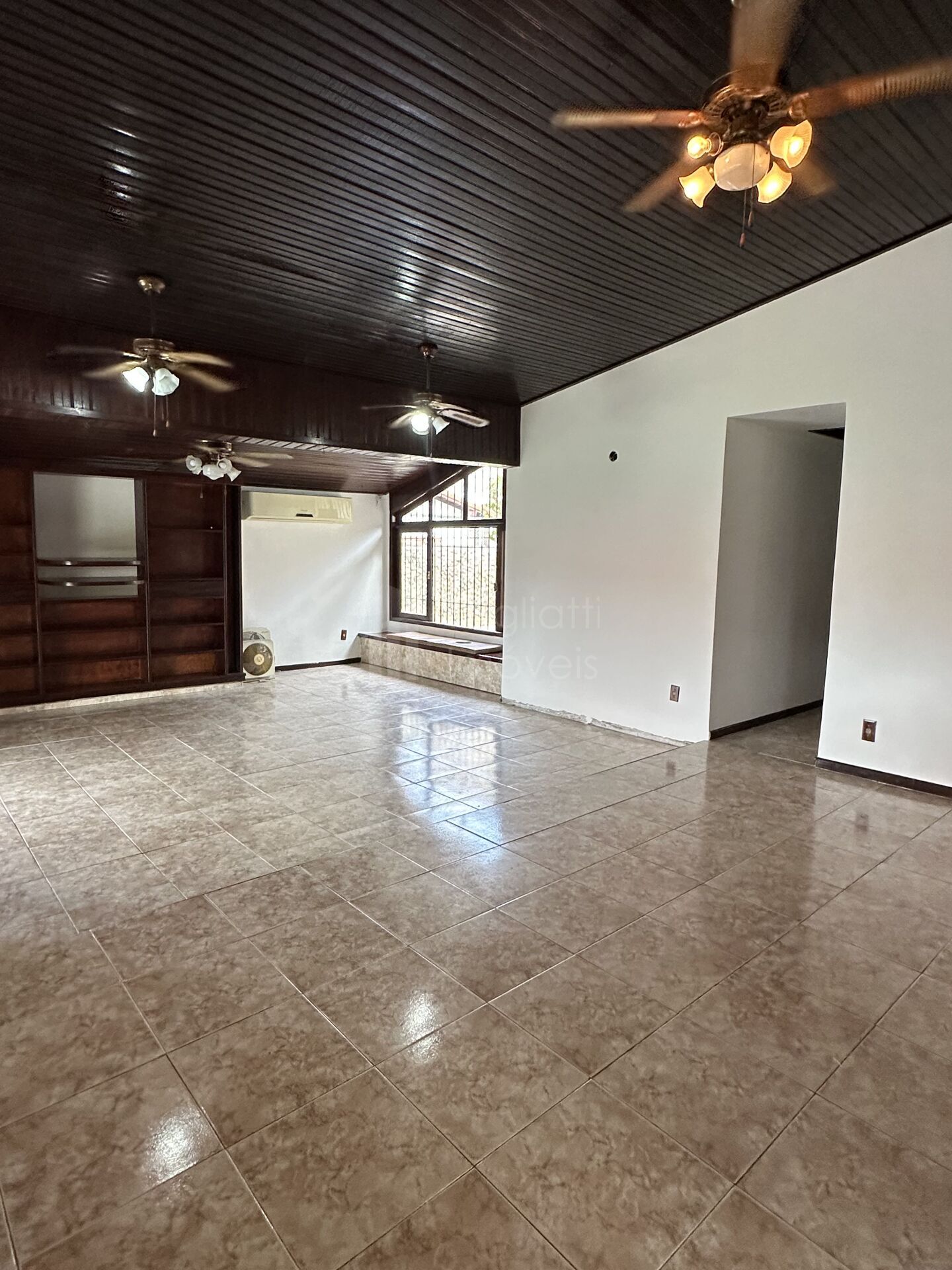 Casa para alugar com 4 quartos, 227m² - Foto 5