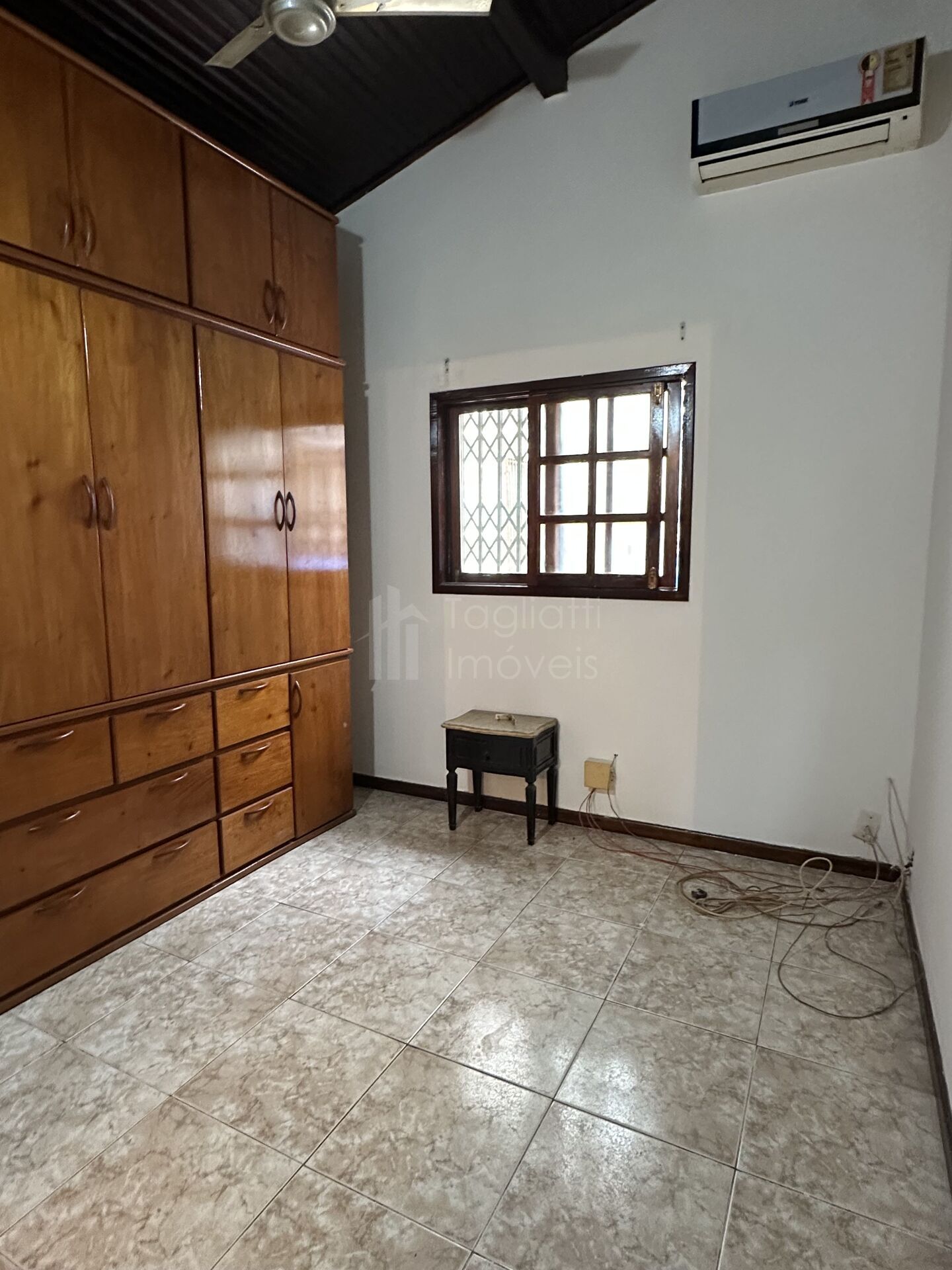 Casa para alugar com 4 quartos, 227m² - Foto 11