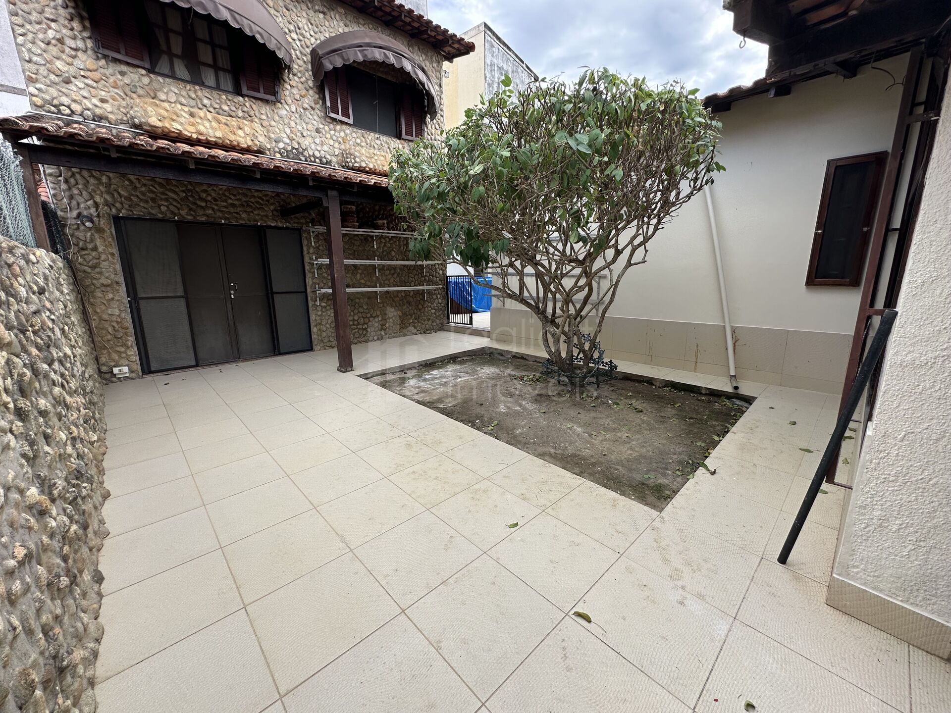 Casa para alugar com 4 quartos, 227m² - Foto 16