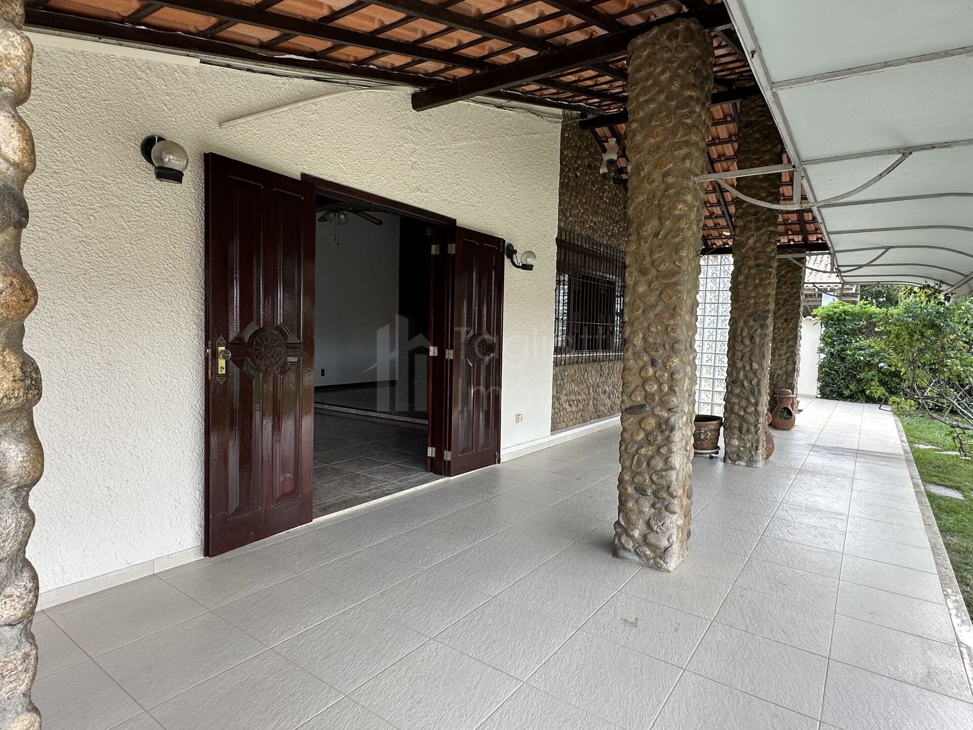 Casa para alugar com 4 quartos, 227m² - Foto 3
