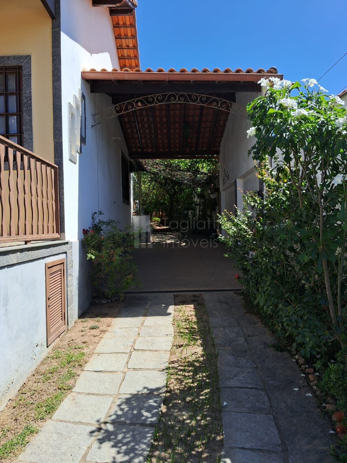 Casa à venda com 2 quartos, 159m² - Foto 2
