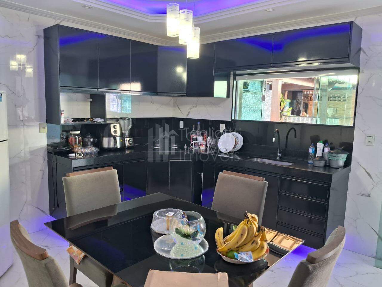 Casa à venda com 3 quartos, 300m² - Foto 18