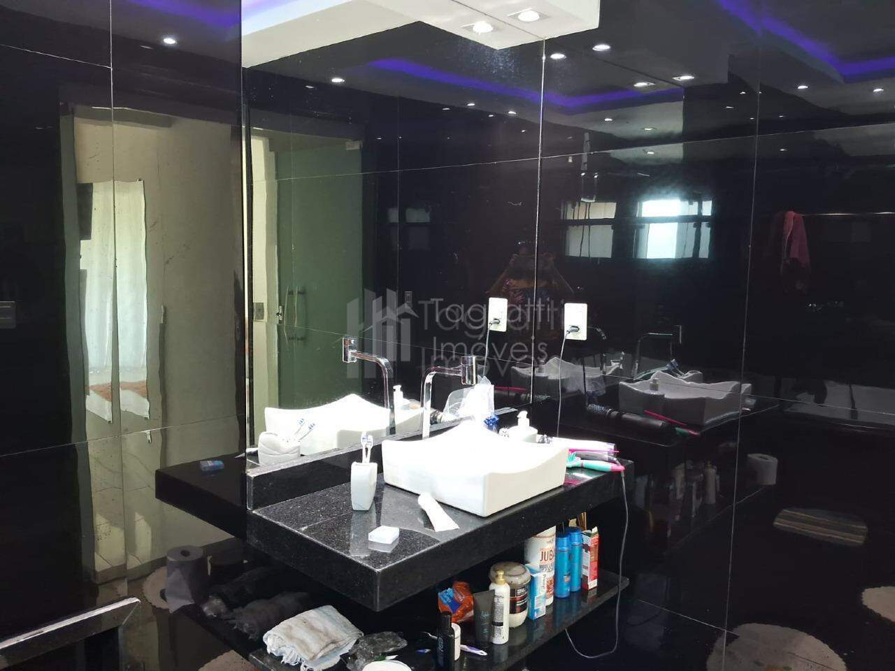 Casa à venda com 3 quartos, 300m² - Foto 25