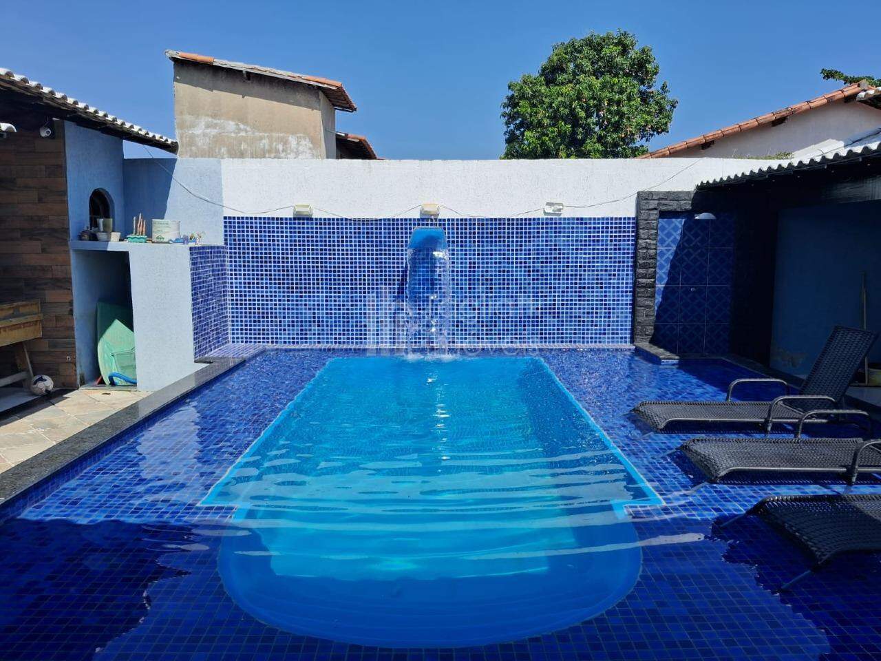 Casa à venda com 3 quartos, 300m² - Foto 3