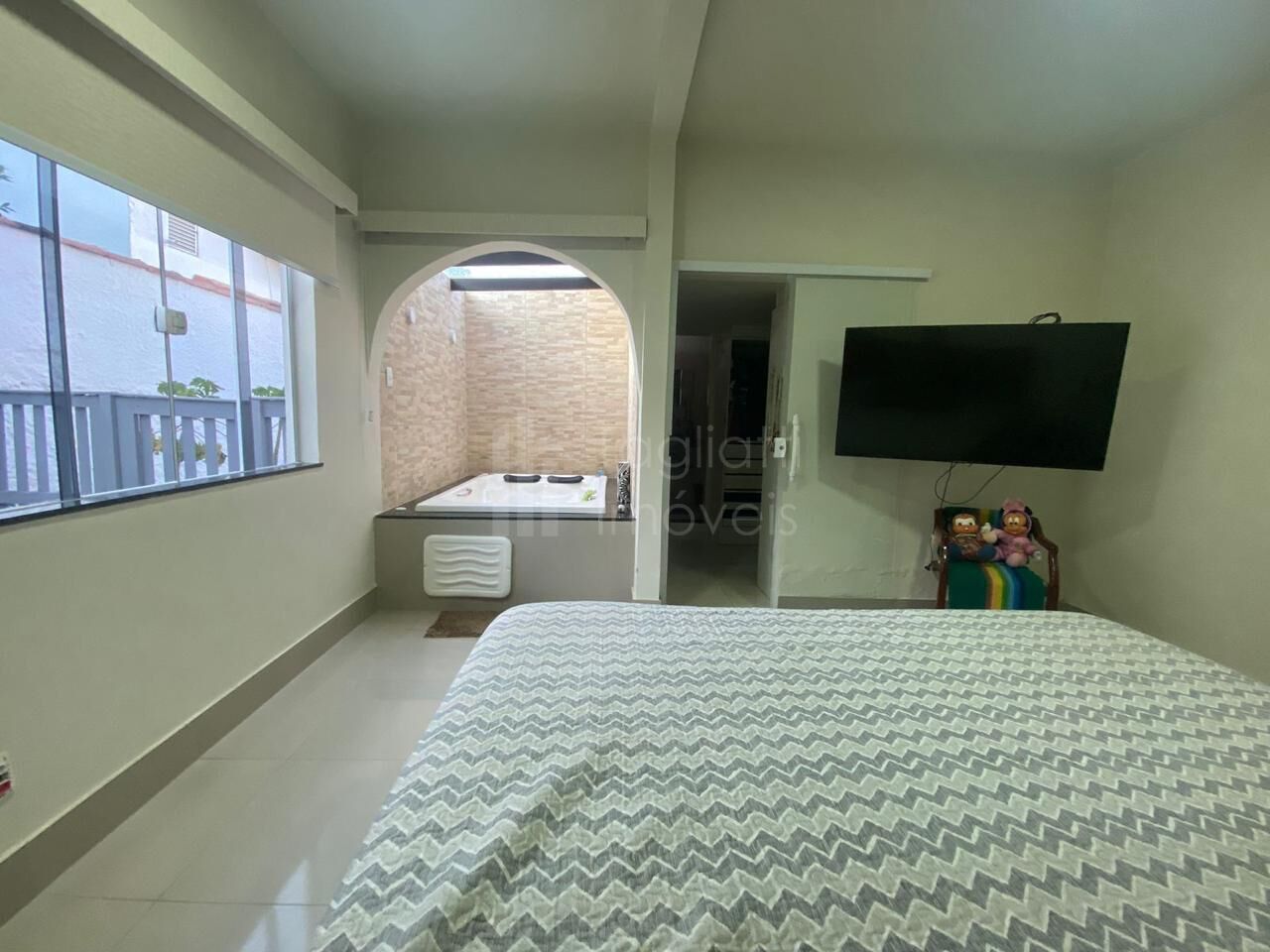 Casa à venda com 6 quartos, 400m² - Foto 27