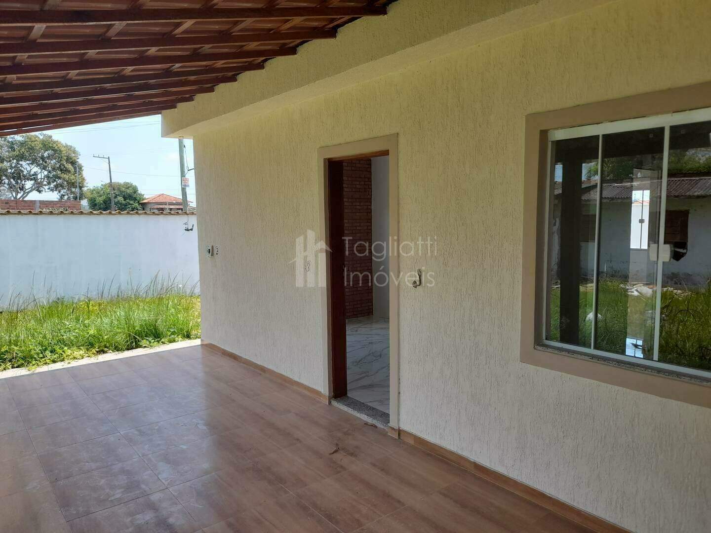 Casa à venda com 2 quartos, 90m² - Foto 2