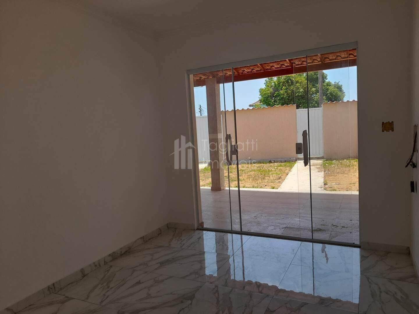 Casa à venda com 2 quartos, 90m² - Foto 3