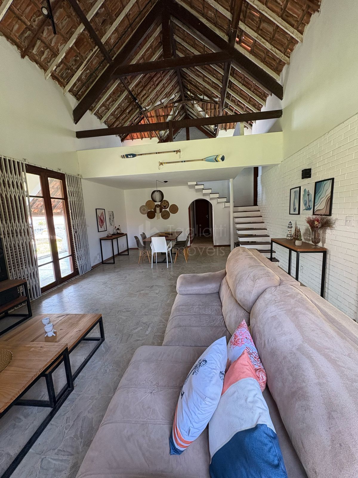 Casa para alugar com 4 quartos, 120m² - Foto 1