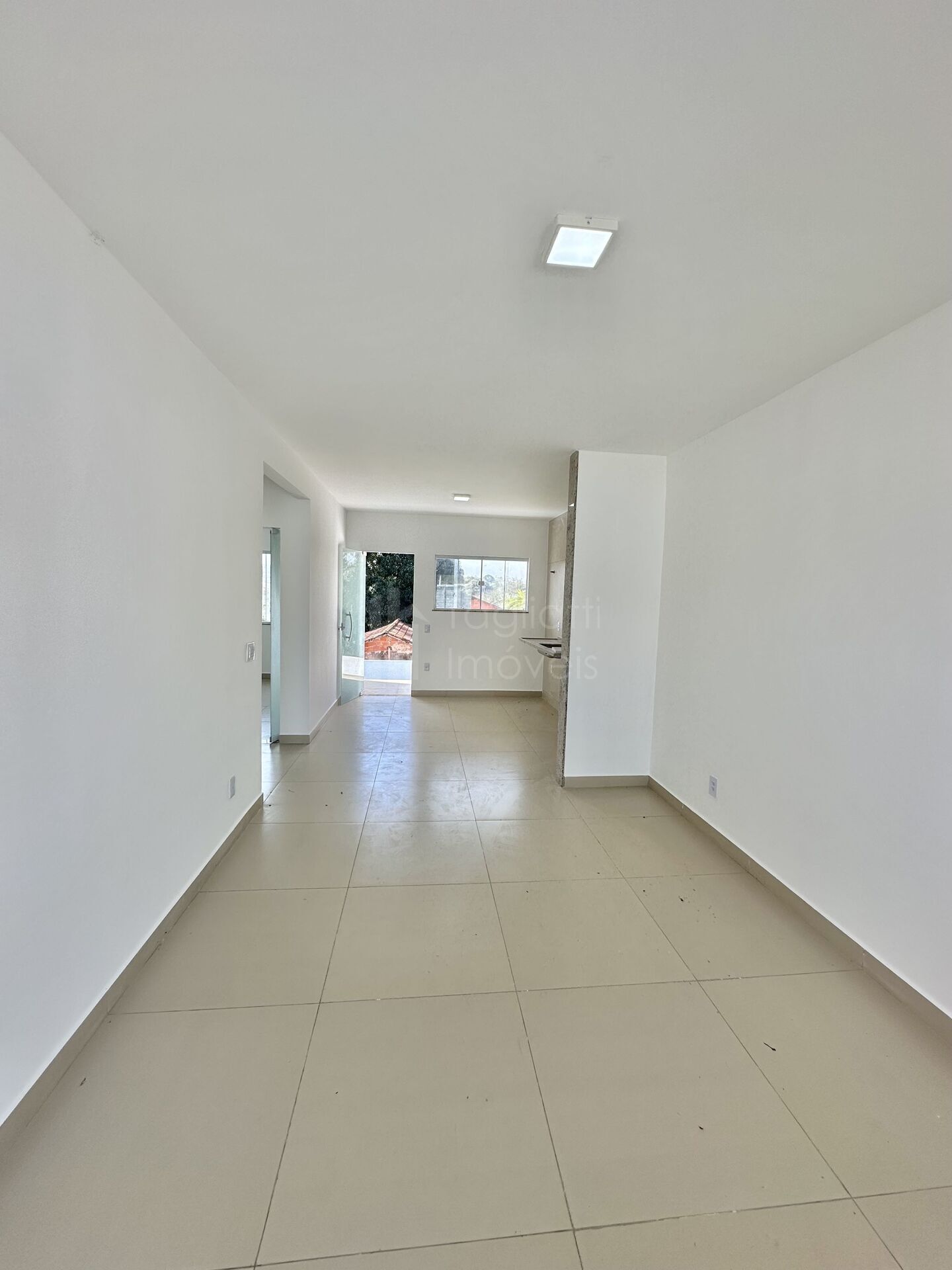 Casa à venda com 2 quartos, 80m² - Foto 5