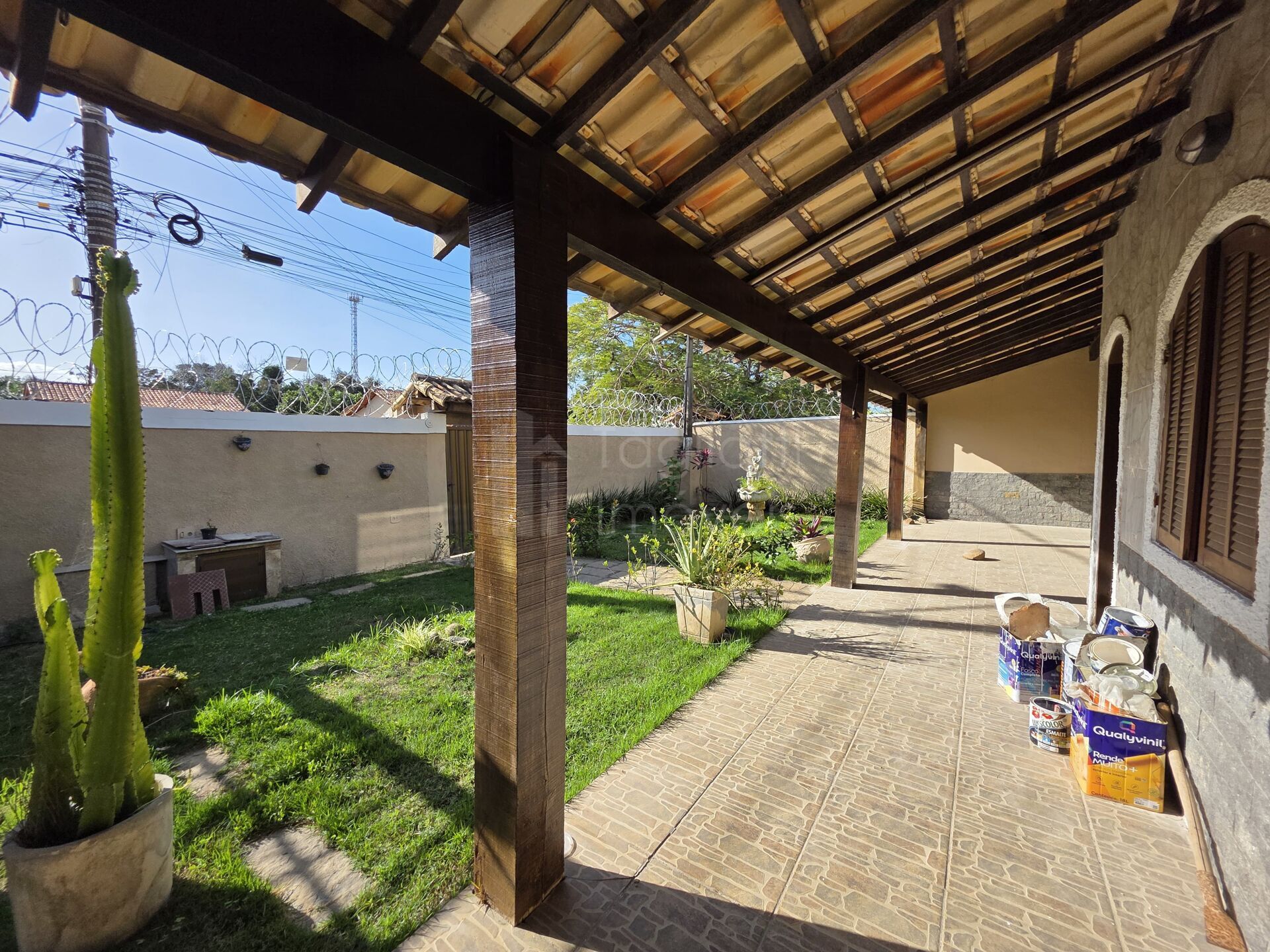 Casa para alugar com 6 quartos, 338m² - Foto 4