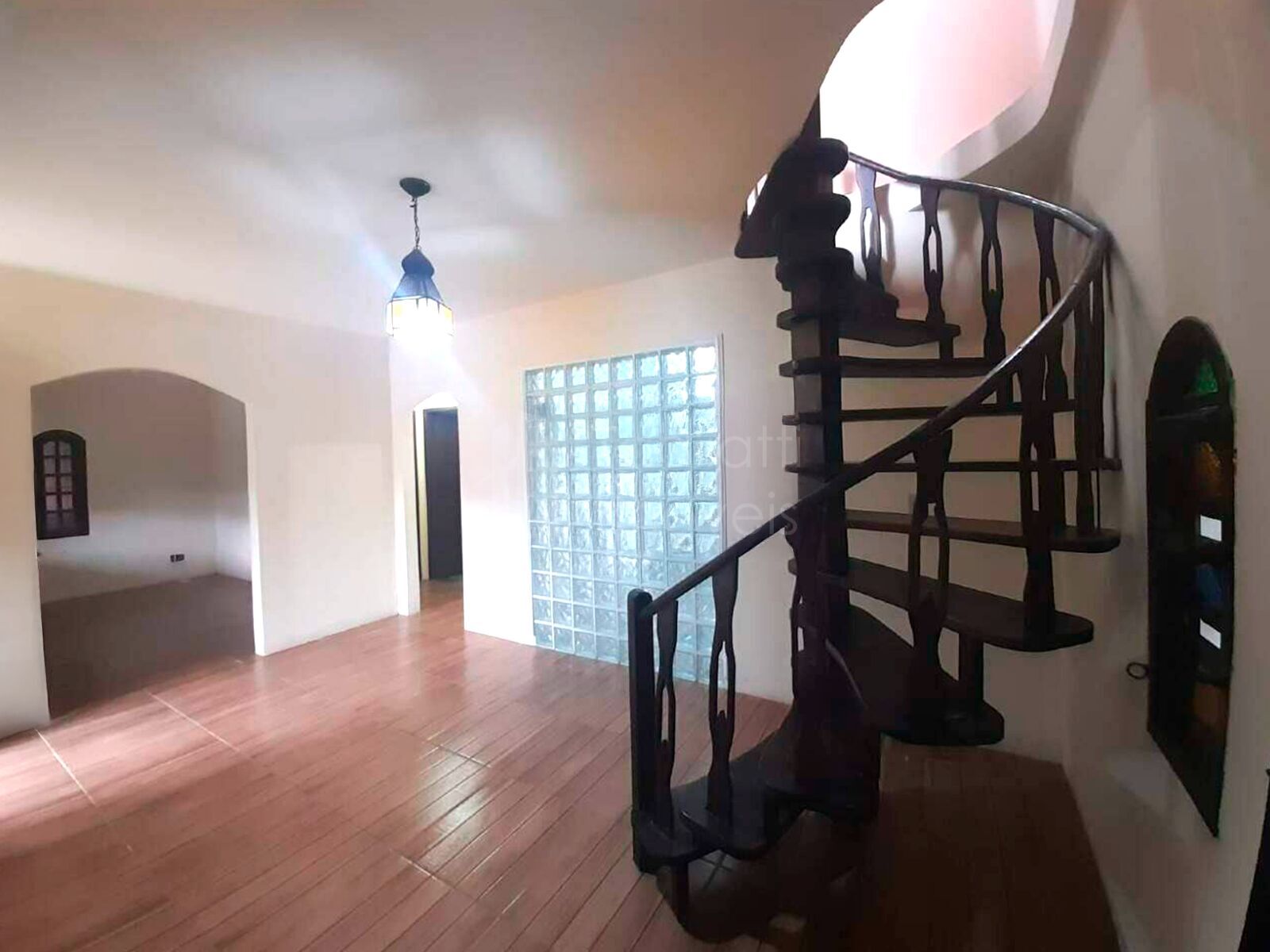Casa para alugar com 6 quartos, 338m² - Foto 5