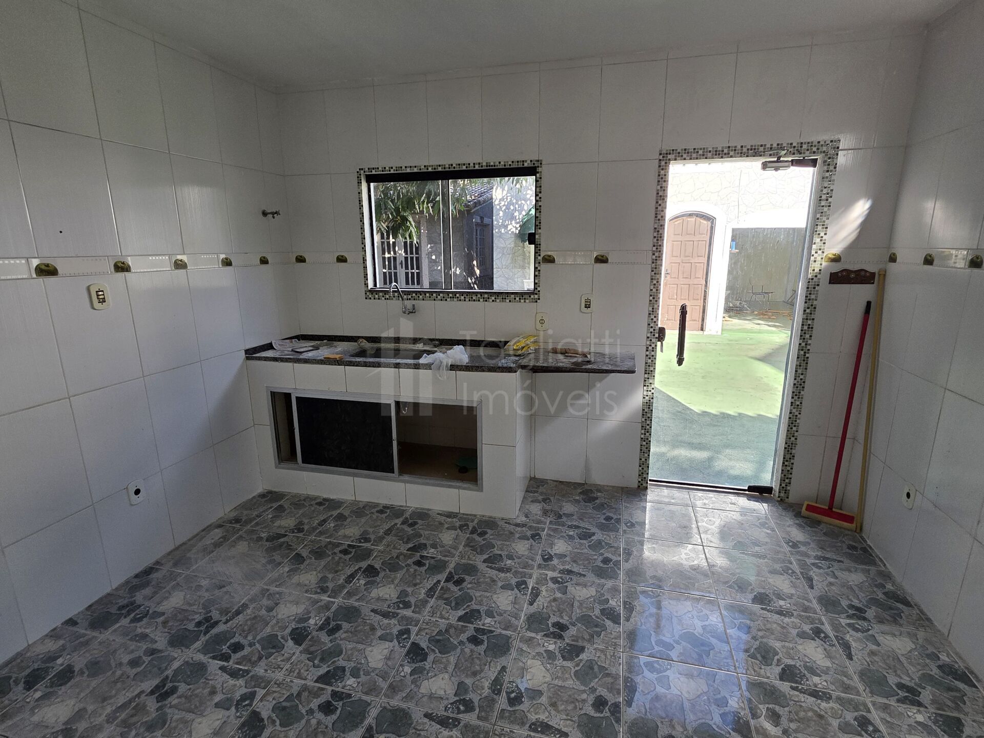 Casa para alugar com 6 quartos, 338m² - Foto 11