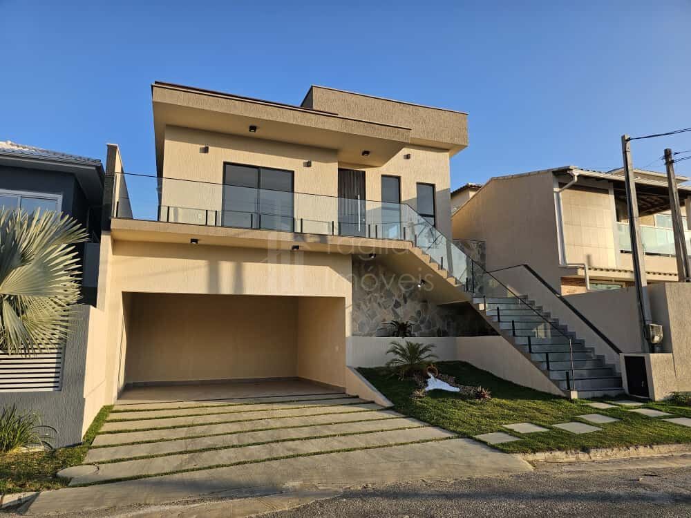 Casa à venda com 3 quartos, 150m² - Foto 1