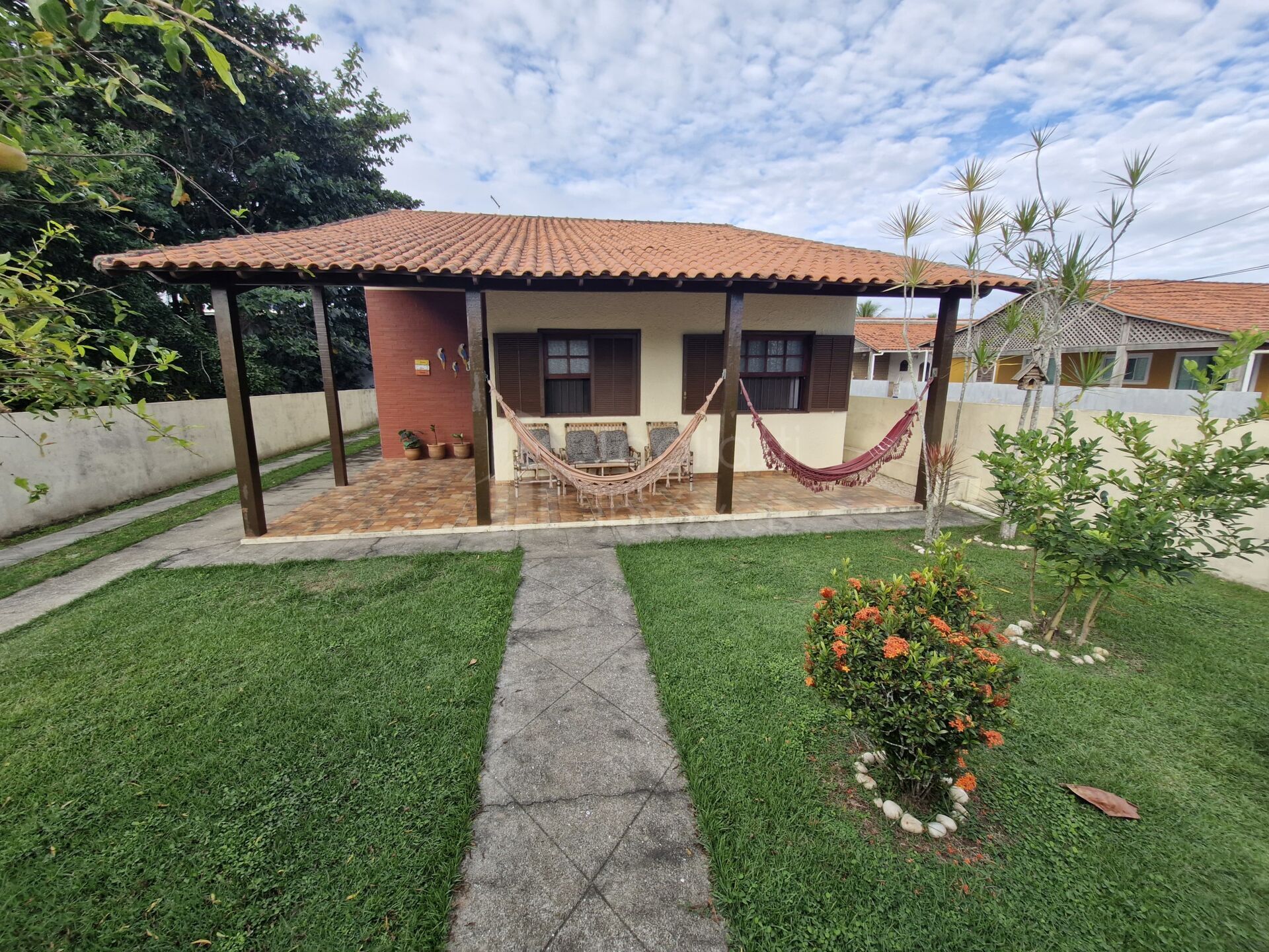 Casa à venda com 2 quartos, 100m² - Foto 2