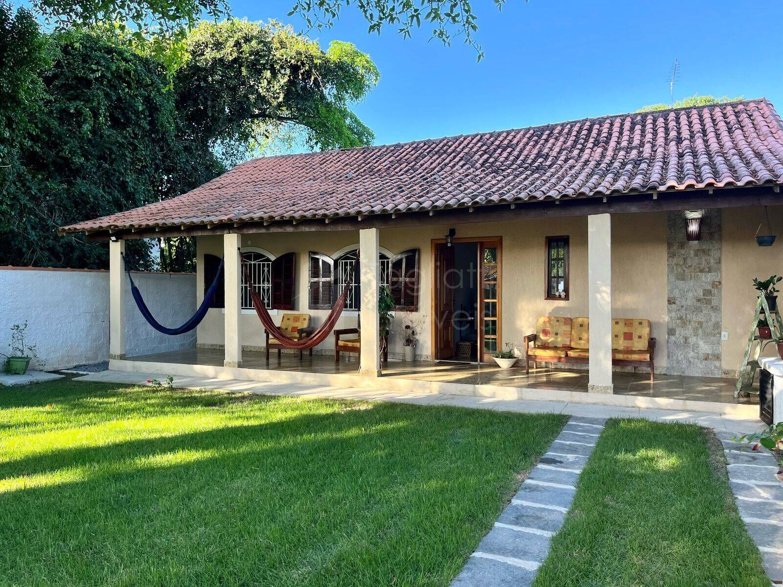 Casa à venda com 2 quartos, 360m² - Foto 1