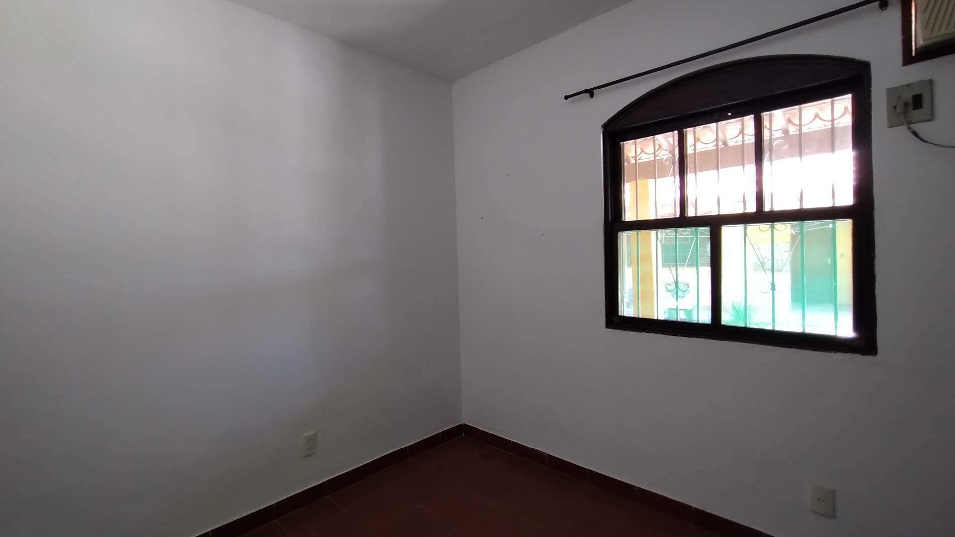 Casa à venda com 4 quartos, 60m² - Foto 35