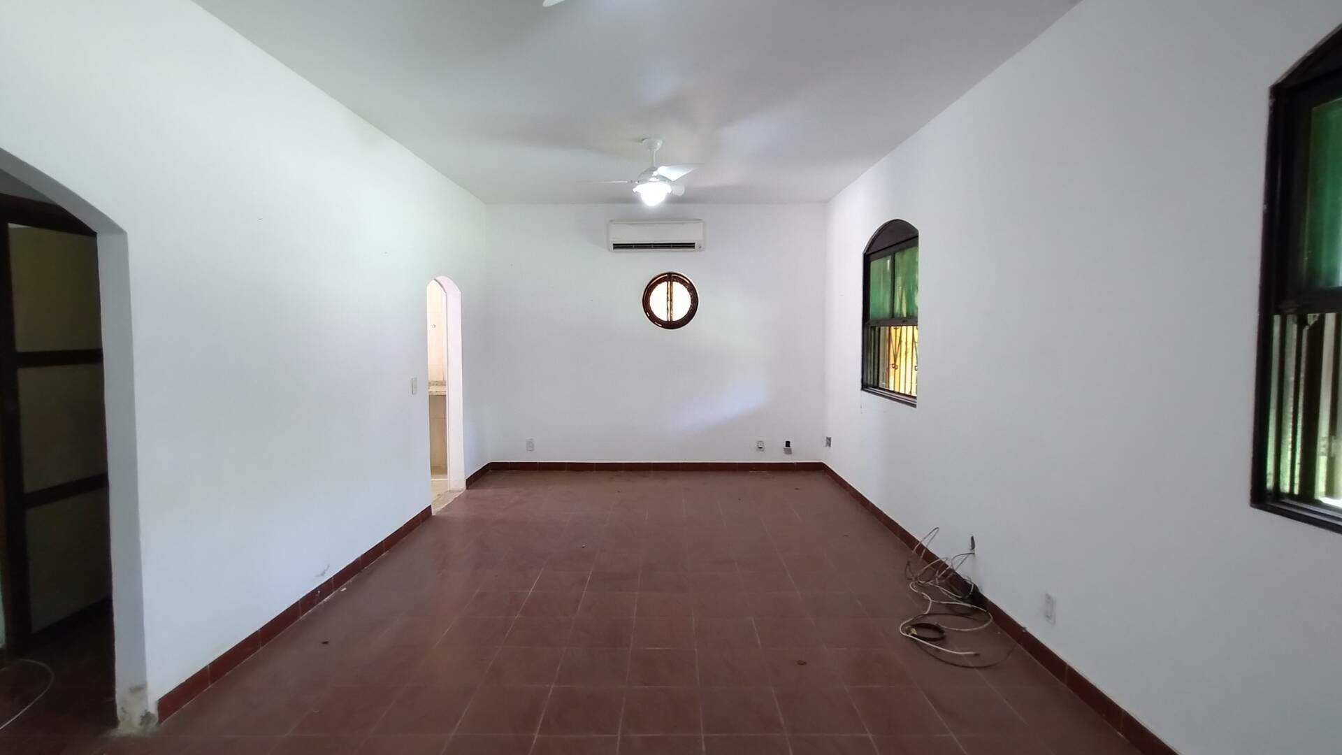 Casa à venda com 4 quartos, 60m² - Foto 26