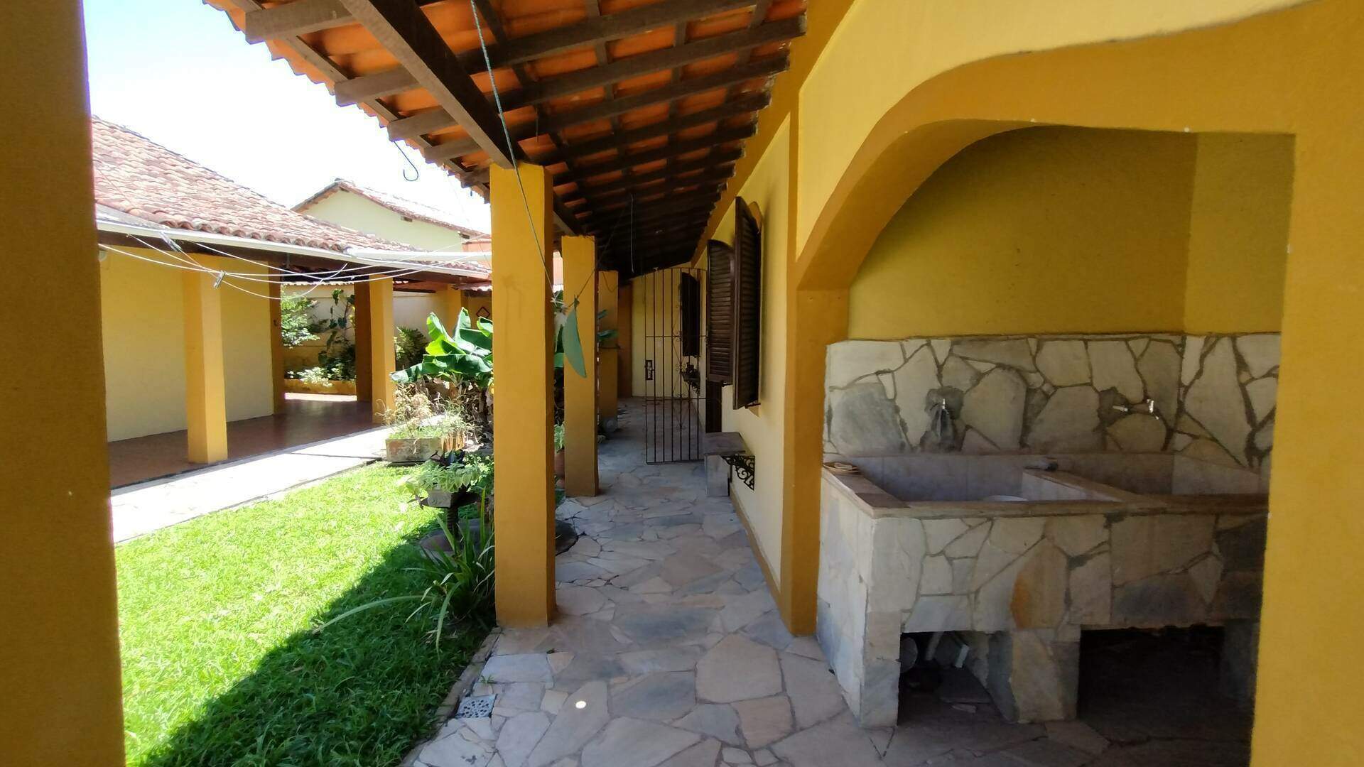 Casa à venda com 4 quartos, 60m² - Foto 15