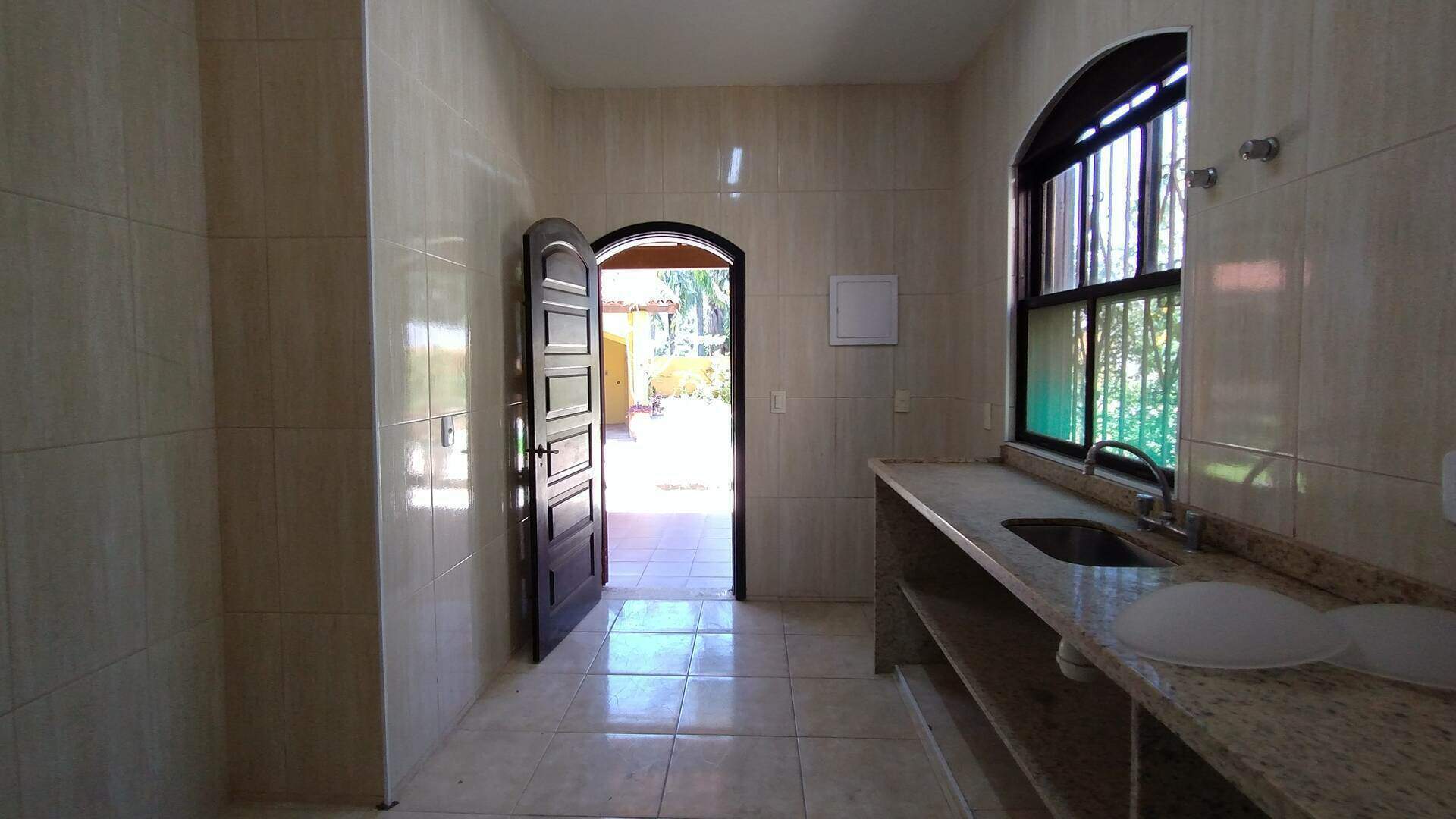 Casa à venda com 4 quartos, 60m² - Foto 28