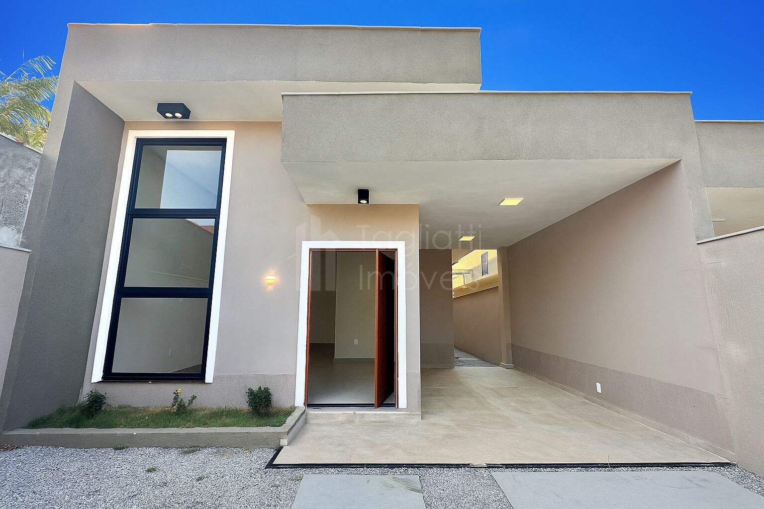 Casa à venda com 3 quartos, 113m² - Foto 1
