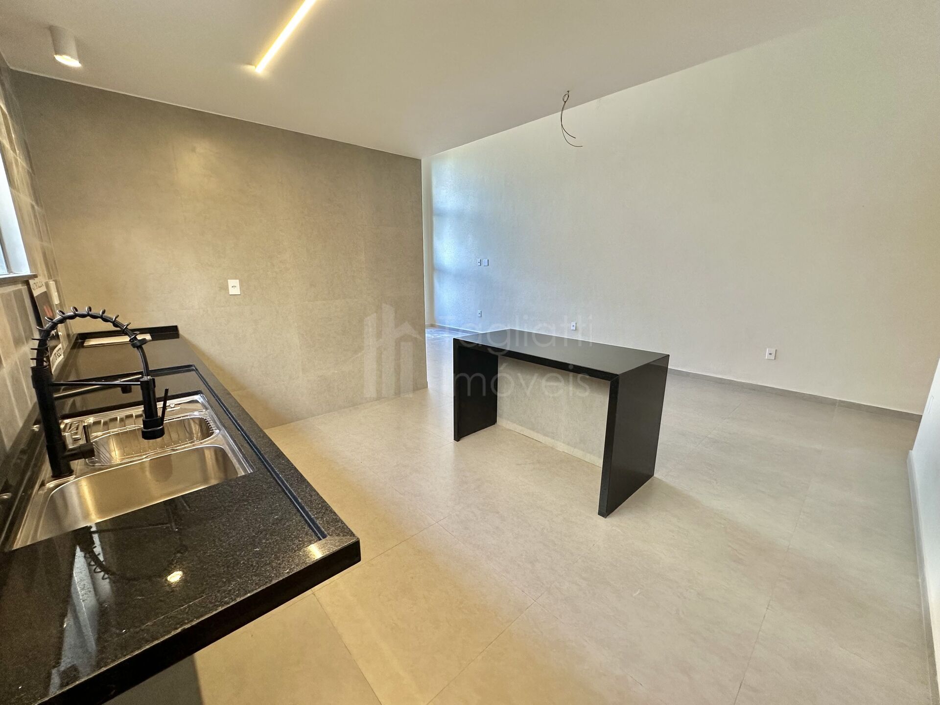 Casa à venda com 3 quartos, 113m² - Foto 9