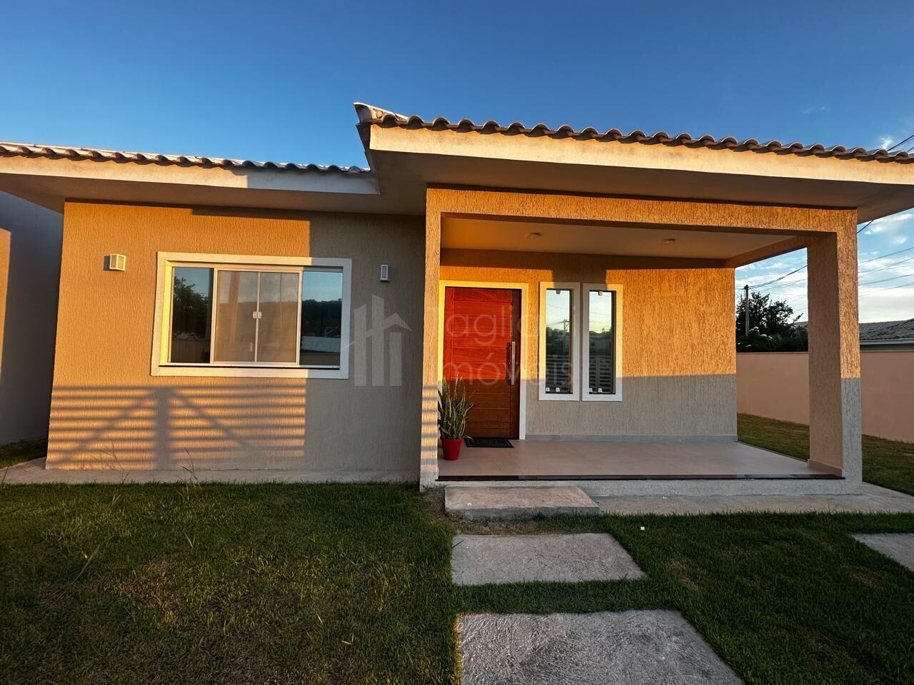 Casa à venda com 2 quartos, 110m² - Foto 2