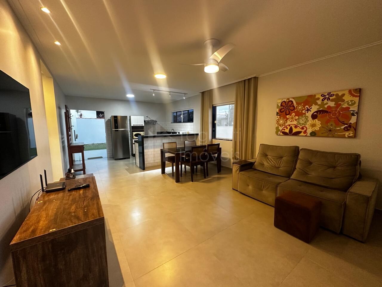 Casa à venda com 2 quartos, 110m² - Foto 3