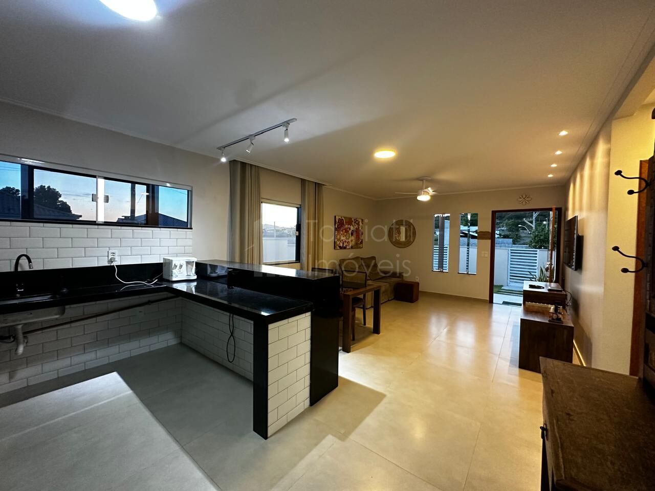 Casa à venda com 2 quartos, 110m² - Foto 8